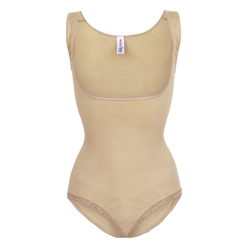 El encaje delicado en la parte superior del Body Faja Control Emma Senos Libres le da un toque elegante y femenino.